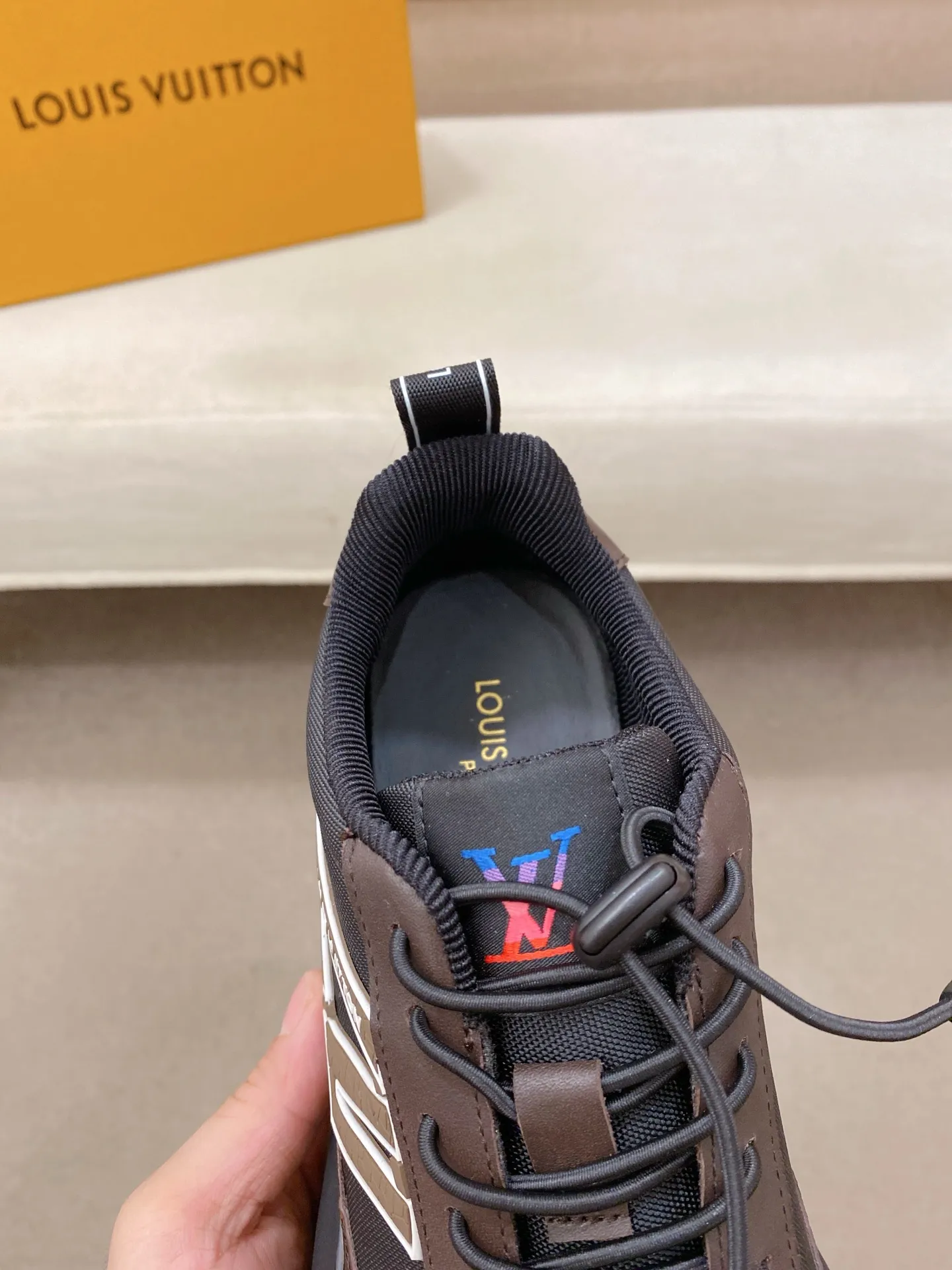 Factory price: 462💰🎉🎉LV~Louis Vuitton trendy men's shoes, new shipments, latest matching, the same style as the official website, super high quality, hot sales of the season [strong][strong][strong]Selected first-layer cowhide, comfortable cowhide lining, original last, comfortable on the feet, wear-resistant rubber outsole, size: 38-44.